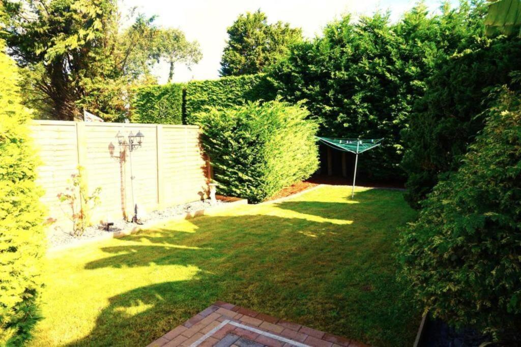 Lovely Family Home In Rainham, Kent Rainham  Dış mekan fotoğraf